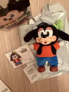 早い者勝ち☆グーフィー ぬいぐるみペンダント ミッキーファミリー POPMART