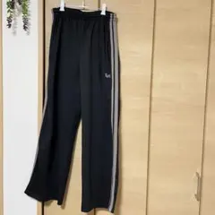 サイドスライン　カジュアルパンツ　ワイドパンツ　ジャージ　センタープレス