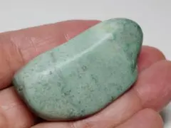 糸魚川277 翡翠 42g ヒスイ 原石 鑑賞石 自然石 誕生石 鉱物 鉱石