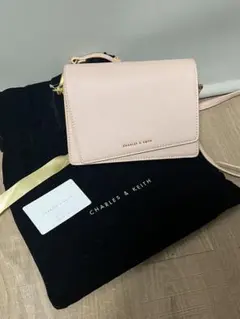CHARLES & KEITH ショルダーバッグ ピンクのサムネイル