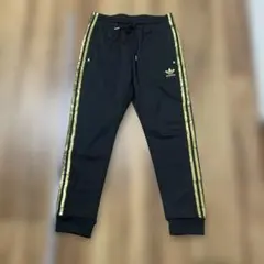 adidas ゴールドストライプ　ジャージパンツ