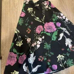 LOULOU WILLOUGHBY フラワープリント フレアスカート