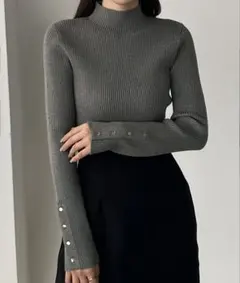 Louereゴールドボタンリブニット