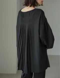 アメリカンホリック　バックプリーツブラウス　ブラック　Mサイズ