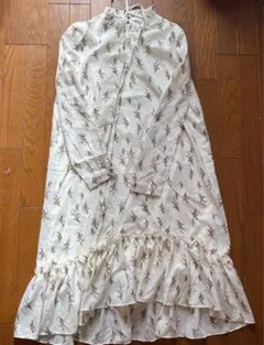 花柄ワンピース