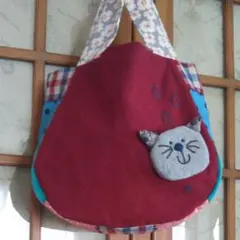 ちくちく刺繍☆パッチ☆ぐしぐし☆猫ブローチ付き☆2wayバック