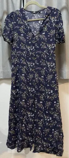 UNIQLO　ネイビー 花柄 ロングワンピース 半袖 Vネック Sサイズ