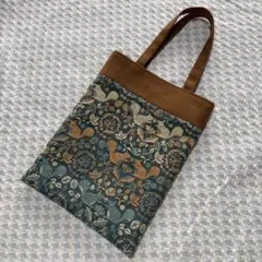 ࿉ハンドメイドトートバッグ࿉B5 片面 点と線模様製作所 リスノモリ刺繍麻生地
