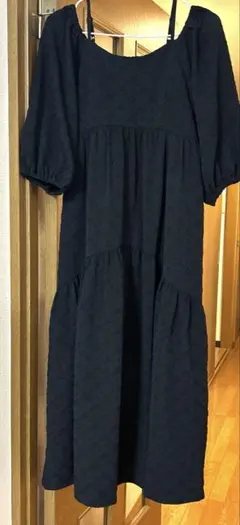 超美品✨　黒　レディース　半袖ワンピース　フリーサイズ　アース　大きめ　花柄