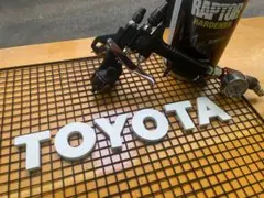 ランクル250TOYOTA グリル用エンブレム ホワイトラプターライナー 