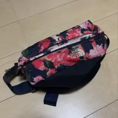 THE NORTH FACE フローラルボディバッグ