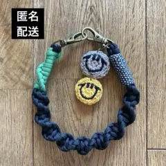 スマホストラップ　パラコード　ハンドストラップ　バッグチャーム　チャームかぎ編み
