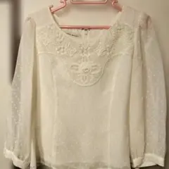 LAURA ASHLEY 美シルエット レース ブラウス S 清楚　アイボリーのサムネイル
