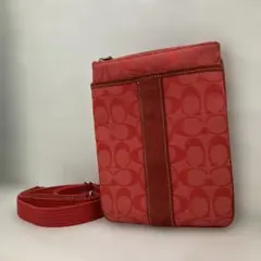 Coach レッド（オレンジ寄りの色） ショルダーバッグ