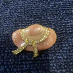 ビンテージ　ピンク帽子型ブローチ