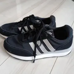 美品　アディダススニーカー　23㎝