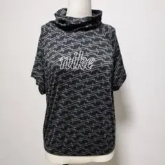 美品【NIKE】半袖トップス（S）総柄 ロゴ ハイネック 小文字