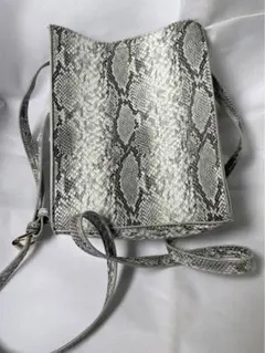 ALTROSE No.9 ショルダーバッグ　パイソン柄