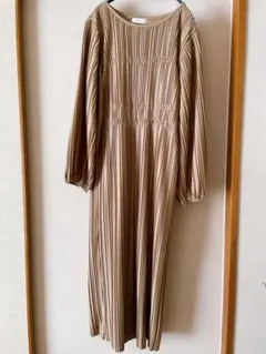 tal.by yumi. プリーツワンピース　Lサイズ