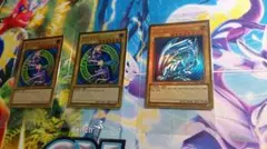 遊戯王　青眼の白龍　ブラックマジシャン　プリズマ　プリシク　韓国語　2枚セット 韓国語版〕青眼の白龍、ブラックマジシャン【プリズマティック