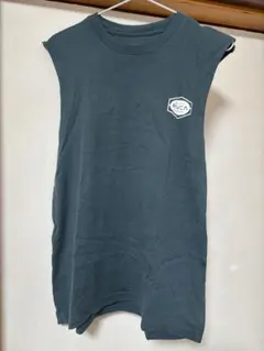 RVCA ネイビーノースリーブタンクトップ