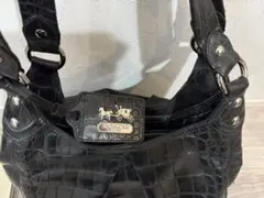 COACH　クロコ型押しショルダーバッグ