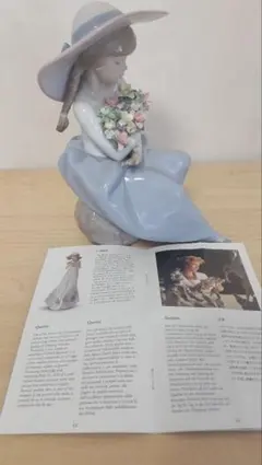 Lladro 磁器人形 花を持つ少女のサムネイル