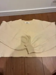 archives クリーム色 クルーネックニット