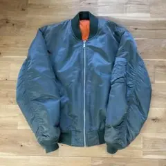 オリーブグリーン MA-1ジャケット