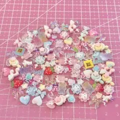 ネイルパーツ☆100個以上☆ゆめかわまとめ売りのサムネイル