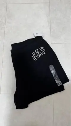 GAP ブラック ショートパンツ