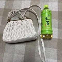 ホワイトプリーツデザインパーティーバッグ