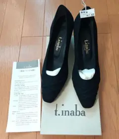 t.inaba ブラックパンプス クロスストラップ
