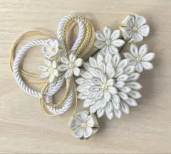 花モチーフの髪飾り ホワイト・ゴールド