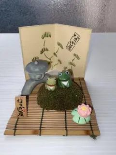 ちりめん細工 カエルちゃんの温泉 秋の置物 - メルカリ