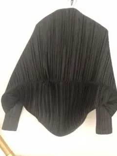 7月4日までの出品 希少❗️PLEATS PLEASE 長袖 カーディガン黒 - メルカリ
