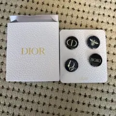 Dior ロゴ ボタン ピンバッチ　4個セット
