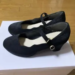 ブラック　波カット　ストラップ付き　パンプス　Sサイズ