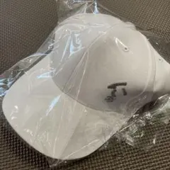 ホワイト刺繍ロゴキャップ