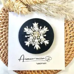 刺繍ブローチorヘアゴム✳︎snowflake❄︎