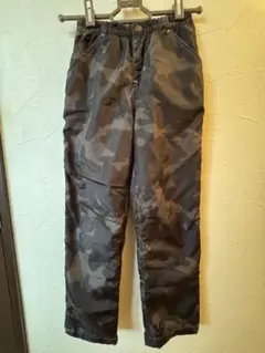 迷彩柄130サイズ長ズボン