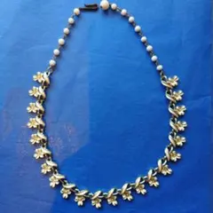 Item thumbnail for item 648e70ba-aa20-418e-8d6d-073924feaeab