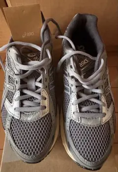 【asics】GEL-1130 ランニングシューズ　　グレーのサムネイル