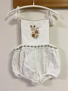海外子供服　liilu ロンパース　刺繍　ホワイト　女の子　18m
