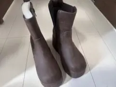 ブラウン 厚底ファスナー付きブーツ