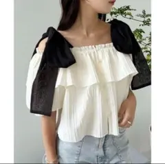 【新品未使用】ナイスクラップ 肩リボンフリルブラウス オフホワイト