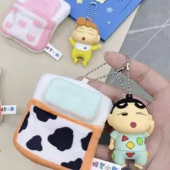 布団から飛び出す クレヨンしんちゃん ひまわり マスコット キーホルダー