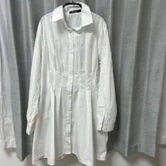 ホワイト ボタンアップシャツ 長袖