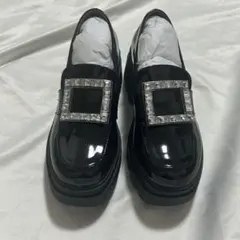 新品未使用 vivian ビジュー付き 厚底ローファー ブラックのサムネイル