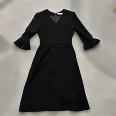 BORDERS at BALCONY ワンピース ブラック Vネック フリル袖のサムネイル